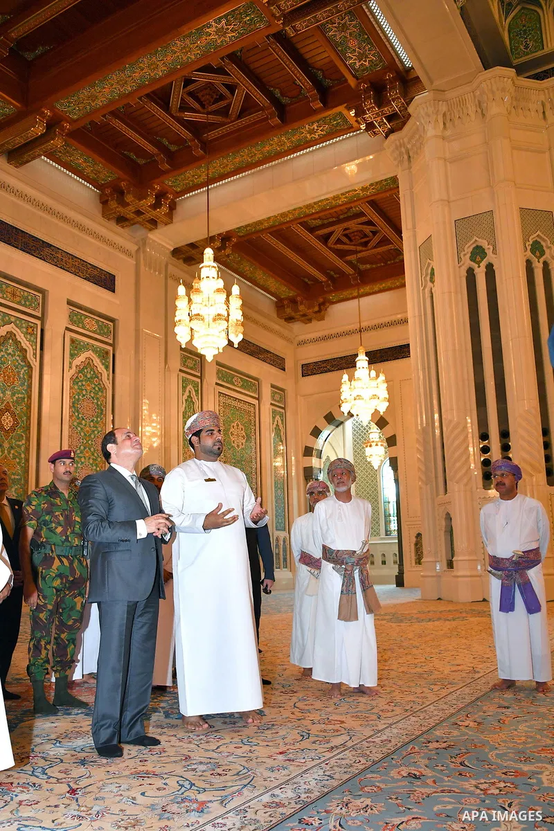 Egyptian President Abdel Fattah al-Sisi visits the Sultan Qaboos Grand Mosque in the Gulf sultanate of Oman on February 5, 2018. Photo by Egyptian President Office