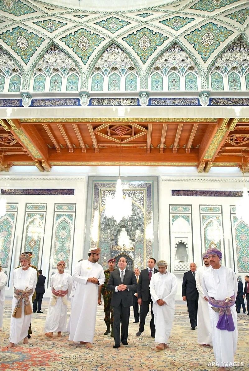Egyptian President Abdel Fattah al-Sisi visits the Sultan Qaboos Grand Mosque in the Gulf sultanate of Oman on February 5, 2018. Photo by Egyptian President Office