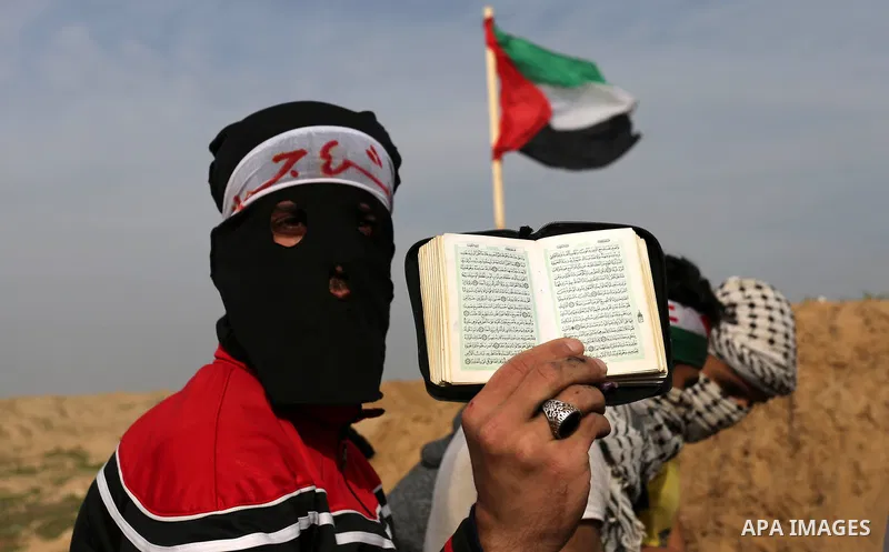 Palestinian protesters clash with Israeli security forces as demonstrations continue over US President Donald Trump's declaration of Jerusalem as Israel's capital near the border with Israel in the southern Gaza Strip Fe...