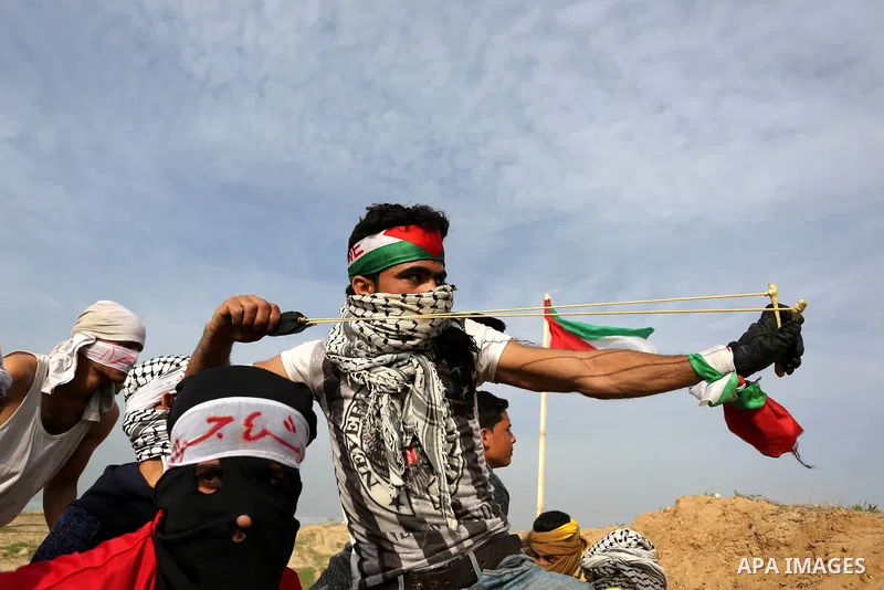 Palestinian protesters clash with Israeli security forces as demonstrations continue over US President Donald Trump's declaration of Jerusalem as Israel's capital near the border with Israel in the southern Gaza Strip Fe...
