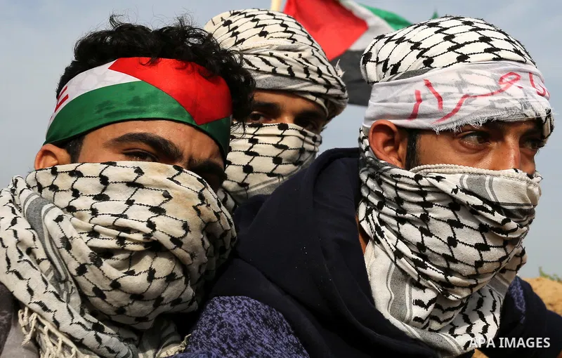 Palestinian protesters clash with Israeli security forces as demonstrations continue over US President Donald Trump's declaration of Jerusalem as Israel's capital near the border with Israel in the southern Gaza Strip Fe...