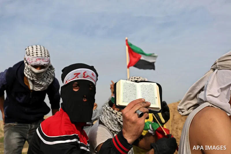 Palestinian protesters clash with Israeli security forces as demonstrations continue over US President Donald Trump's declaration of Jerusalem as Israel's capital near the border with Israel in the southern Gaza Strip Fe...