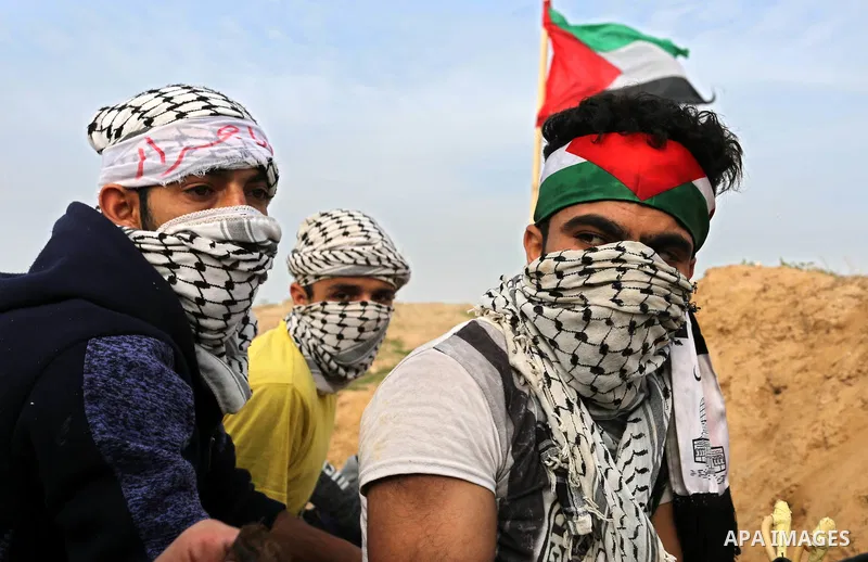 Palestinian protesters clash with Israeli security forces as demonstrations continue over US President Donald Trump's declaration of Jerusalem as Israel's capital near the border with Israel in the southern Gaza Strip Fe...