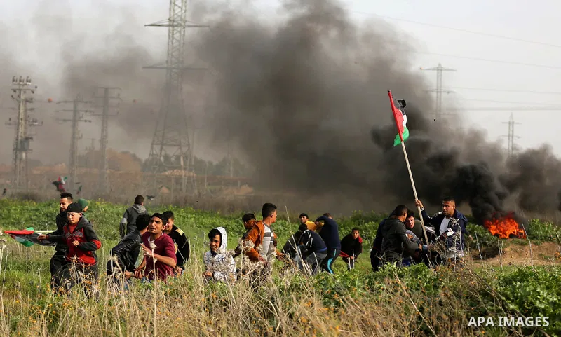 Palestinian protesters clash with Israeli security forces as demonstrations continue over US President Donald Trump's declaration of Jerusalem as Israel's capital near the border with Israel east of Gaza City February 9,...
