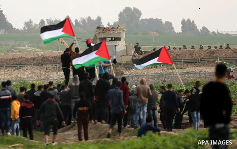 Palestinian protesters clash with Israeli security forces as demonstrations continue over US President Donald Trump's declaration of Jerusalem as Israel's capital near the border with Israel east of Gaza City February 9,...