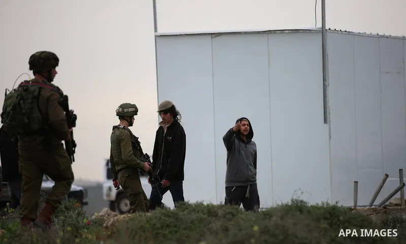 Israeli soldiers and Jewish settlers clashes with Palestinians during protests at the Beta village near the West Bank city of Nablus, 15 February 2018. According to local sources at least five Palestinian were injured du...