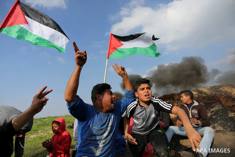 Palestinian protesters clash with Israeli security forces as demonstrations continue over US President Donald Trump's declaration of Jerusalem as Israel's capital near the border with Israel in the southern Gaza Strip Fe...