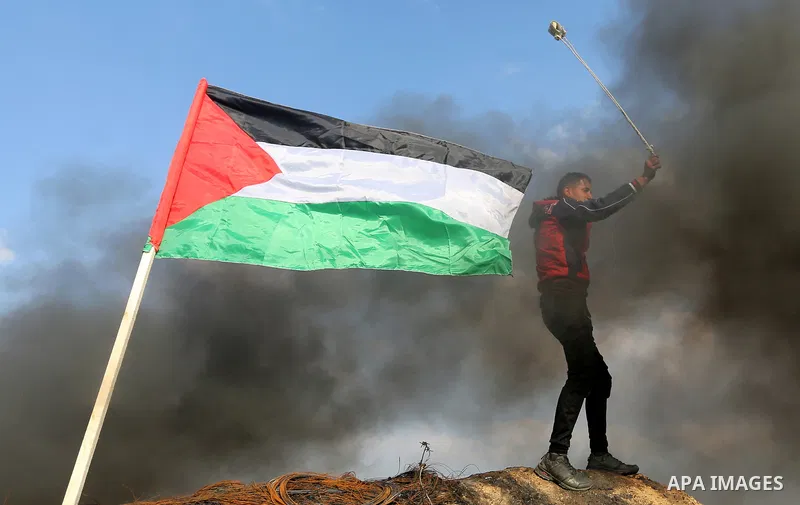 Palestinian protesters clash with Israeli security forces as demonstrations continue over US President Donald Trump's declaration of Jerusalem as Israel's capital near the border with Israel in the southern Gaza Strip Fe...