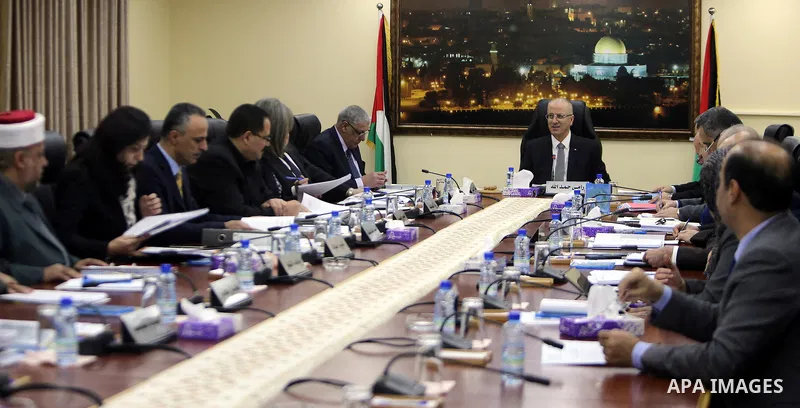 Palestinian Prime Minister, Rami Hamdallah, chairs a meeting of minister council, in the West bank city of Ramallah, on February 20, 2018. Photo by Prime Minister Office