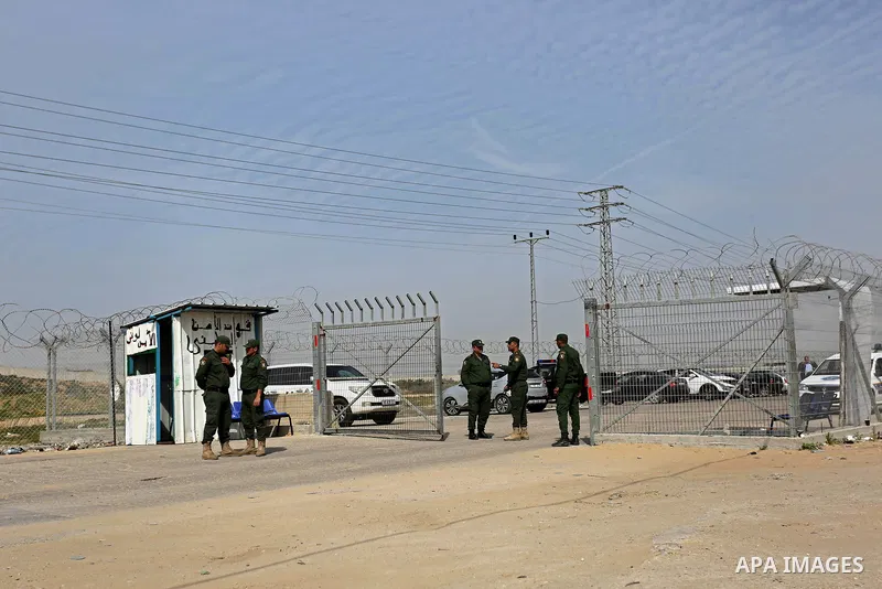Palestinian security forces stand guard outside Erez border crossing before Egyptian security delegation arrive to Gaza city to follow up on stalled Hamas-Fatah reconciliation efforts, in Beit Hanoun in the northen of Ga...