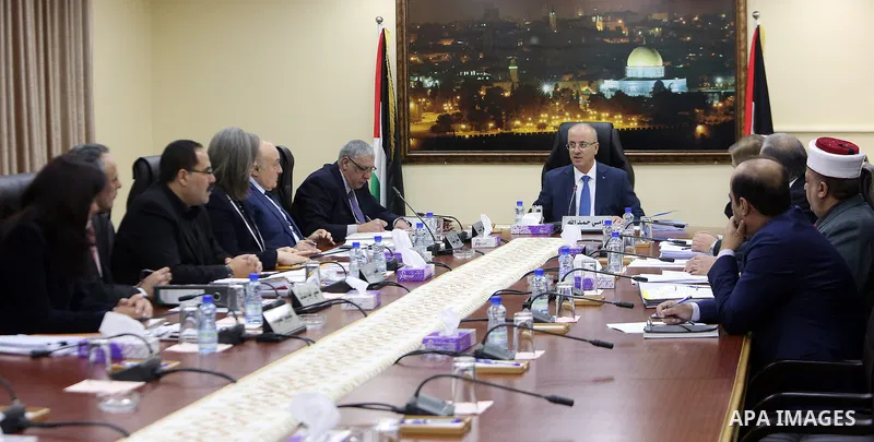 Palestinian Prime Minister, Rami Hamdallah, chairs a meeting of minister council, in the West bank city of Ramallah, on February 27, 2018. Photo by Prime Minister Office