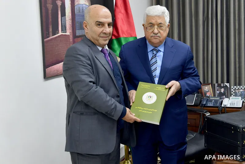 Palestinian President Mahmoud Abbas receives for annual Report of the political steering committee in the West Bank city of Ramallah, on February 28, 2018. Photo by Osama Falah