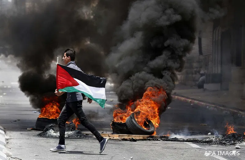 Palestinian protesters clash with Israeli security forces following a protest against U.S. embassy move to Jerusalem and on the occasion of the 70th anniversary of the "Nakba" in Bethlehem in the occupied West Bank May 1...