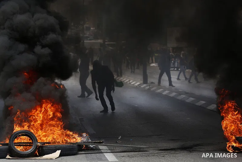 Palestinian protesters clash with Israeli security forces following a protest against U.S. embassy move to Jerusalem and on the occasion of the 70th anniversary of the "Nakba" in Bethlehem in the occupied West Bank May 1...