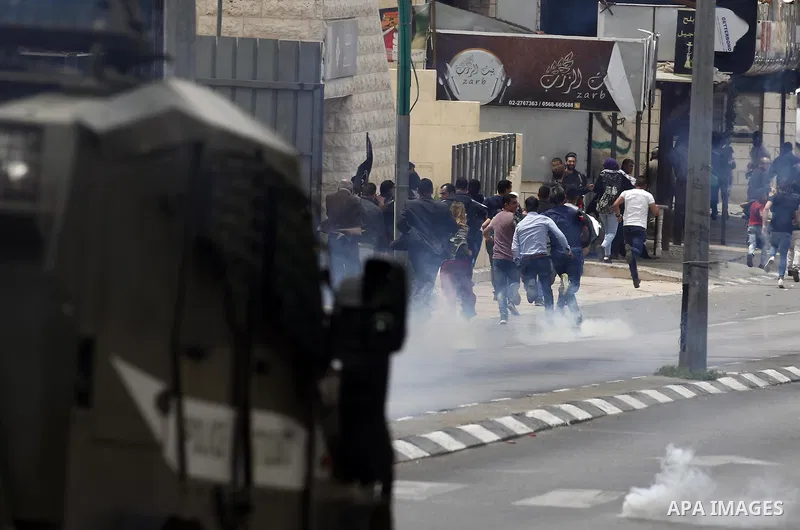 Palestinian protesters clash with Israeli security forces following a protest against U.S. embassy move to Jerusalem and on the occasion of the 70th anniversary of the "Nakba" in Bethlehem in the occupied West Bank May 1...