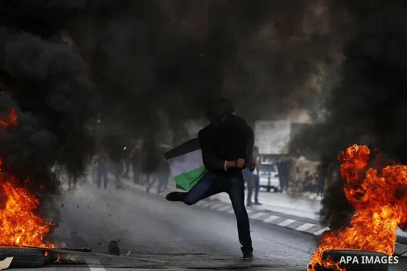 Palestinian protesters clash with Israeli security forces following a protest against U.S. embassy move to Jerusalem and on the occasion of the 70th anniversary of the "Nakba" in Bethlehem in the occupied West Bank May 1...