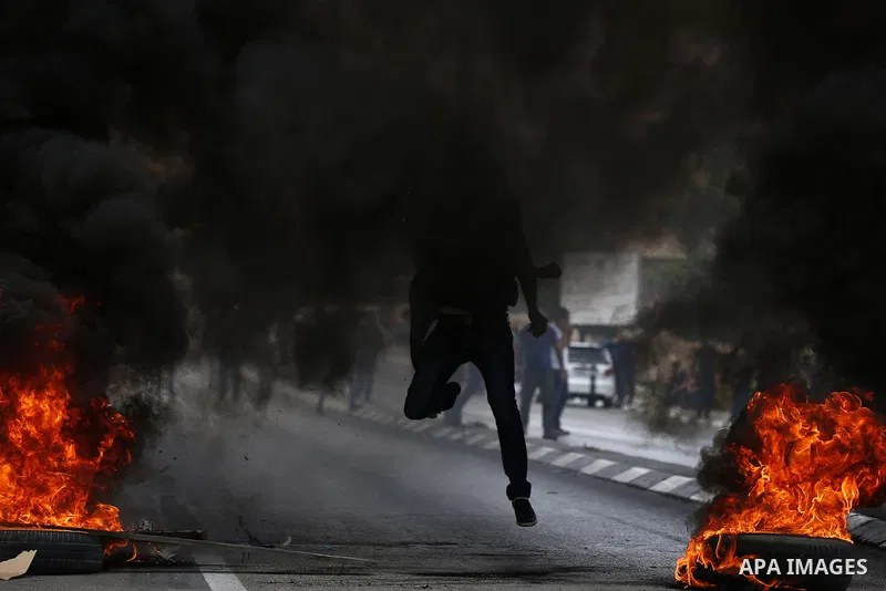 Palestinian protesters clash with Israeli security forces following a protest against U.S. embassy move to Jerusalem and on the occasion of the 70th anniversary of the "Nakba" in Bethlehem in the occupied West Bank May 1...