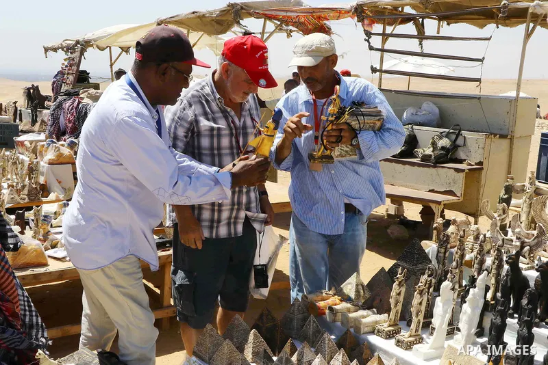 Delegation of the Italian Christian pilgrimage visit the Giza Pyramids on the outskirts of Cairo, Egypt, on June 18, 2018. Photo by Amr Sayed