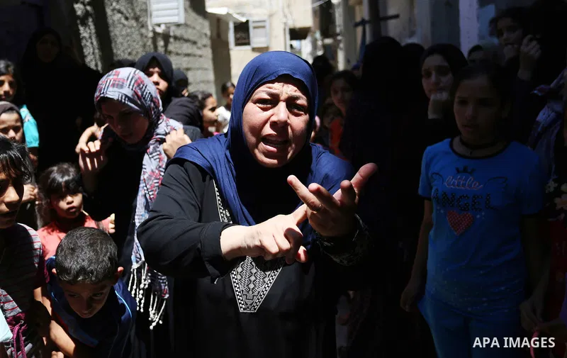 Relatives of 24-year-old Palestinian Mohammed al-Hamayda, who was killed by Israeli troops during clashes in tents protest where Palestinian demand the right to return to their homeland at the Israel-Gaza border, mourn d...