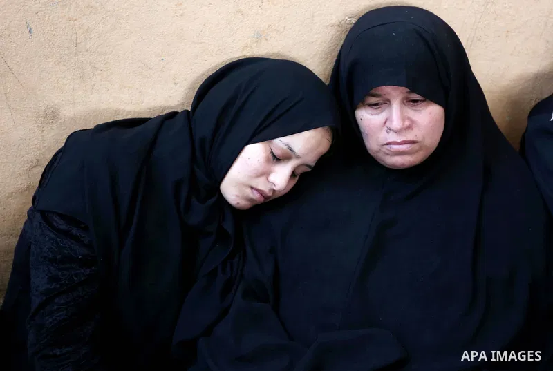 Relatives of 24-year-old Palestinian Mohammed al-Hamayda, who was killed by Israeli troops during clashes in tents protest where Palestinian demand the right to return to their homeland at the Israel-Gaza border, mourn d...