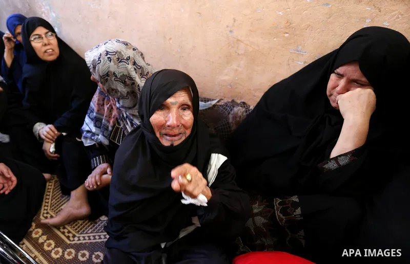 Relatives of 24-year-old Palestinian Mohammed al-Hamayda, who was killed by Israeli troops during clashes in tents protest where Palestinian demand the right to return to their homeland at the Israel-Gaza border, mourn d...