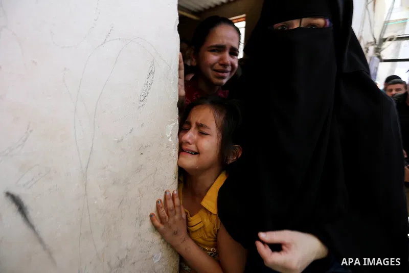 Relatives of 24-year-old Palestinian Mohammed al-Hamayda, who was killed by Israeli troops during clashes in tents protest where Palestinian demand the right to return to their homeland at the Israel-Gaza border, mourn d...