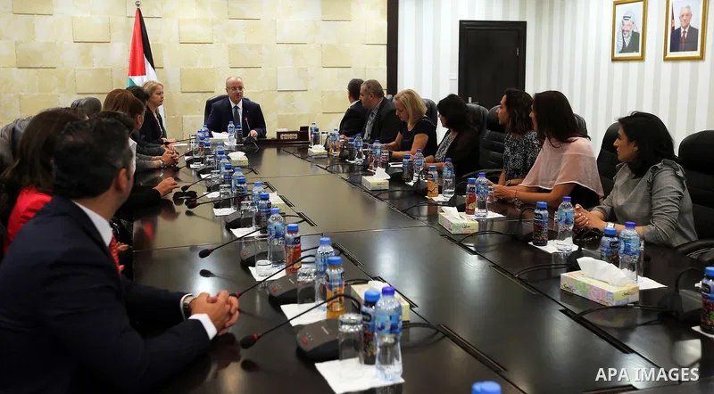 Palestinian Prime Minister, Rami Hamdallah, meets with a delegation of businesswomen from the Palestinian community in Chile, in the West bank city of Ramallah, on July 5, 2018. Photo by Prime Minister Office