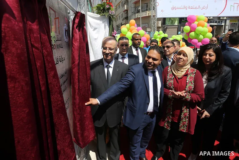 Palestinian Prime Minister, Rami Hamdallah, attends the opening ceremony of the Centro Mall in the West Bank city of Ramallah, on July 23, 2018. Photo by Prime Minister Office