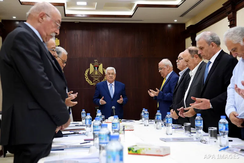 Palestinian President Mahmoud Abbas chairs a meeting of Executive Committee at his headquarters in the West Bank city of Ramallah on July 28, 2018. Photo by Thaer Ganaim