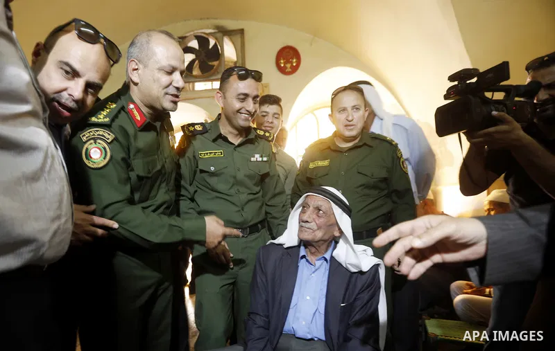 Head of the Palestinian National security forces in Hebron brigadier General Hazem Abu Hanood and head of the Palestinian police brigadier General Ahmad Abu Rob in Hebron visit the old city for the first time since 1994,...