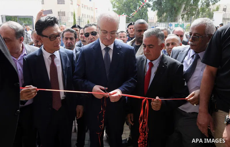 Palestinian Prime Minister Rami Hamdallah opens the Palestinian-Korean Youth Center, in the West Bank city of Jenin on Aug. 04, 2018. Photo by Prime Minister Office