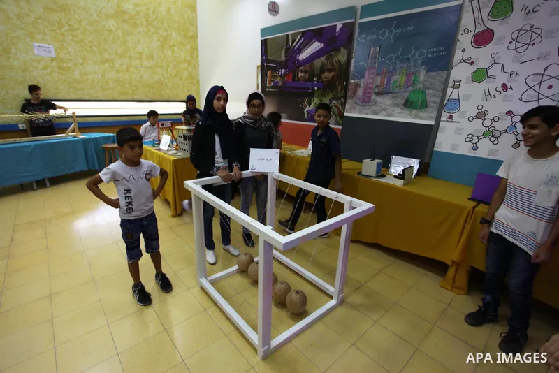 Palestinian children take part in scientific, technological and artistic exhibitions at Qattan Foundation in Gaza city on August 28, 2018. Photo by Mahmoud Ajour