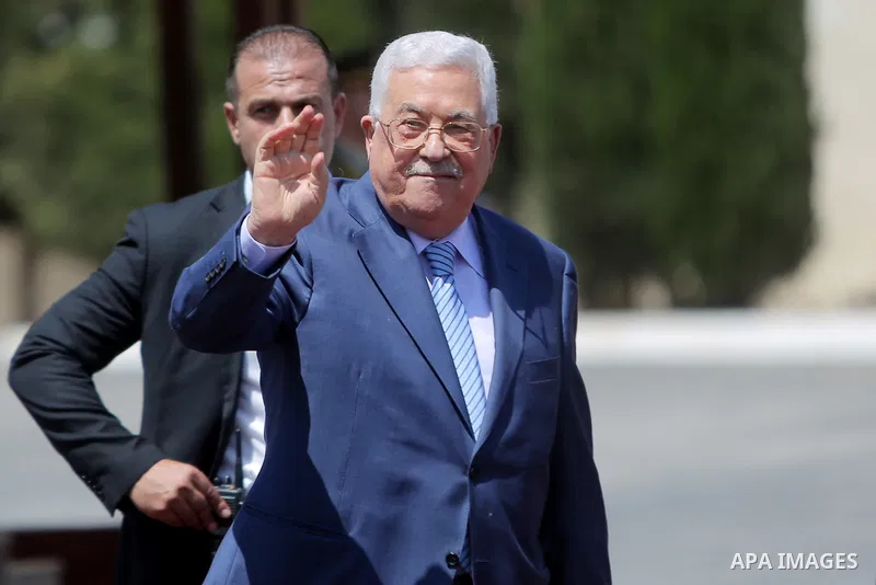 Palestinian President Mahmoud Abbas gestures during a reception ceremony of Chairman of the Tripartite Presidency of Bosnia and Herzegovina Bakir Izetbegovic (Unseen) in the West Bank city of Ramallah on August 29, 2018....