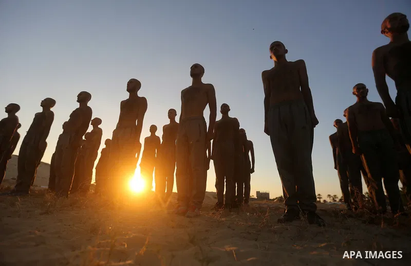 Palestinian students show off their military skills during a training at al-Rebat College for Law and Police Science in Khan Younis in the southern of Gaza Strip, on September 23, 2018. Photo by Atia Darwish