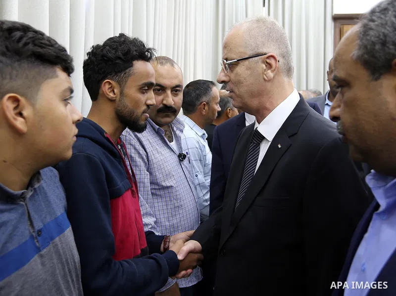 Palestinian Prime Minister Rami Hamdallah offered his condolences to Aisha al-Rabi, family, in the West Bank village of Becya, near The West Bank City of Salfit, on October 14 2018. Photo by Prime Minister Office