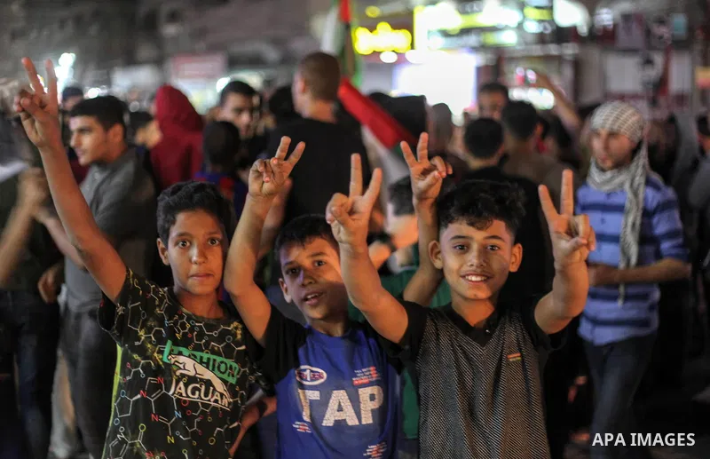 Palestinians take part in a demonstration against the killing of Palestinian teenagers, by an Israeli air strike the day before, in Jabalia in the northern of Gaza Strip on October 29, 2018. Photo by Ramez Habboub