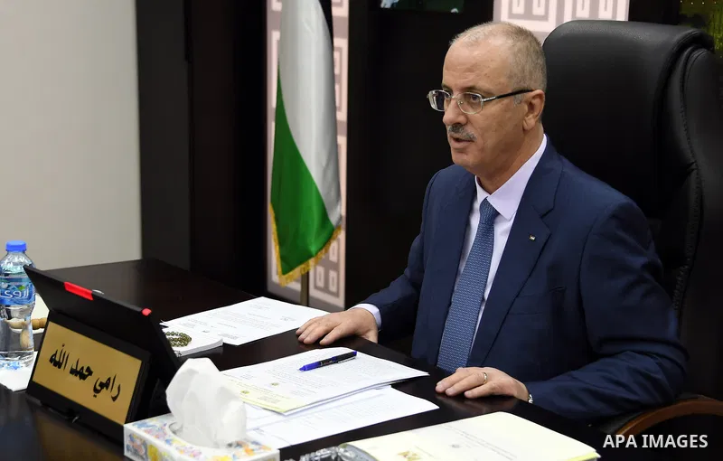 Palestinian Prime Minister Rami Hamdallah chairs a meeting with council of Ministers in the West Bank city of Ramallah on October 30, 2018. Photo by Prime Minister Office