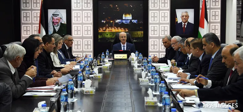 Palestinian Prime Minister Rami Hamdallah chairs a meeting with council of Ministers in the West Bank city of Ramallah on October 30, 2018. Photo by Prime Minister Office