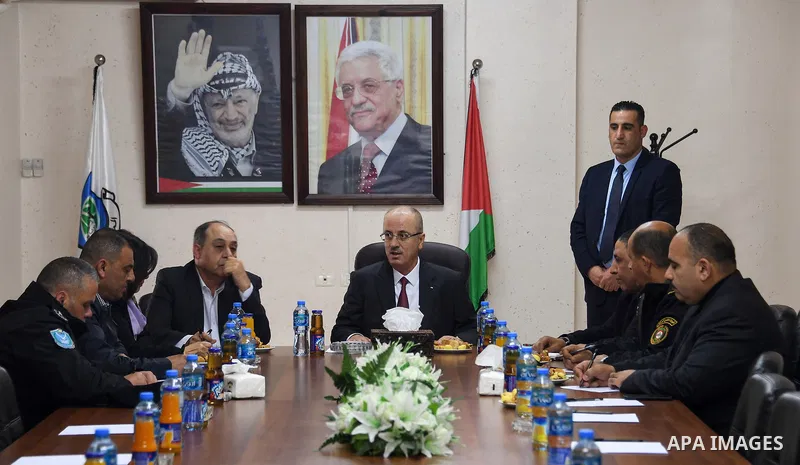 Palestinian Prime Minister, Rami Hamdallah, charis a meeting with directors of the security establishment, in the West Bank city of Nablus, on November 25, 2018. Photo by Prime Minister Office