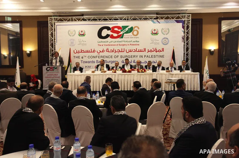 Palestinians attend the 6th Conference of Surgery in Palestine, in Gaza city, on November 29, 2018. Photo by Mahmoud Ajjour