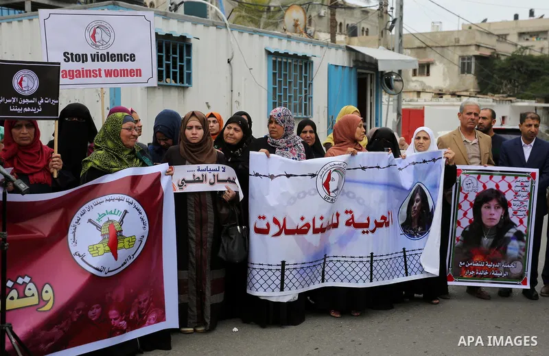 Palestinian supporters of Islamic Jihad movement take part during a protest to show solidarity with Palestinian Prisoners held in Israeli jails, in front of the high commissioner for human rights headquarters, in Gaza ci...