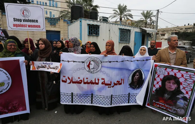 Palestinian supporters of Islamic Jihad movement take part during a protest to show solidarity with Palestinian Prisoners held in Israeli jails, in front of the high commissioner for human rights headquarters, in Gaza ci...