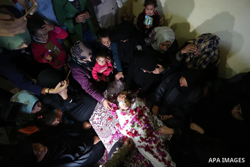 Relatives of Palestinian boy Ahmed Abu abed, 5, who was died of his wounds which he sustained by Israeli forces during clashes in tents protest where Palestinians demand the right to return to their homeland at the Israe...