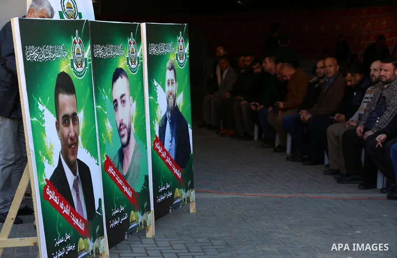 Palestinians deliver consolations of three martyrs in the West Bank, in Gaza City on December 13, 2018. Photo by Mahmoud Naser