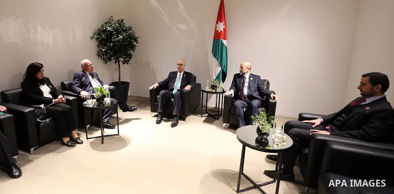 Palestinian Prime Minister Rami Hamdallah meets with his Jordanian counterpart Omar Razzaz on the sidelines of the the fourth Arab Economic and Social Development Summit in Beirut, Lebanon, 20 January 2019. The fourth Ar...