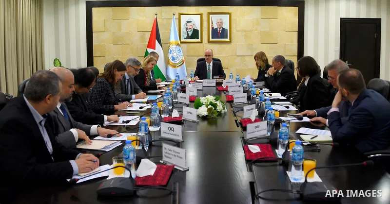 Palestinian Prime Minister, Rami Hamdallah attends the meeting of the latest developments in the reconstruction of the Gaza Strip, in the West Bank city of Ramallah, on February 28, 2019. Photo by Prime Minister Office
