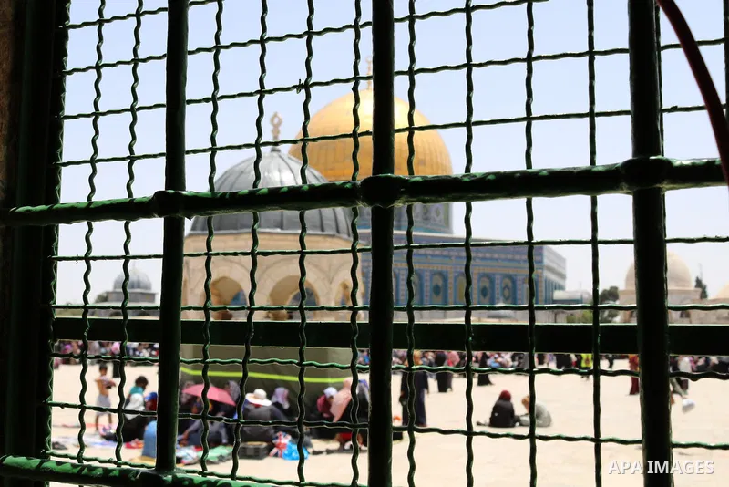 Palestinian Muslim worshipers attend Friday prayers durig the holy fasting month of Ramadan at al-Aqsa mosque compund, in Jerusalem's Old city, May 17, 2019. Photo by Abdalrahman Alami