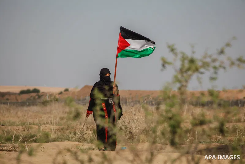 Palestinian protesters clash with Israeli troops following the tents protest where Palestinians demand the right to return to their homeland at the Israel-Gaza border, in Jabalia in the northen Gaza Strip, August 30, 201...