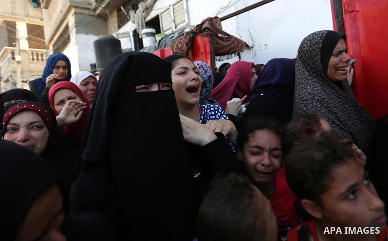 Relatives of Palestinian Saher Othman, 20, who was died of his wounds which he sustained by Israeli forces during clashes in tents protest where Palestinians demand the right to return to their homeland at the Israel-Gaz...
