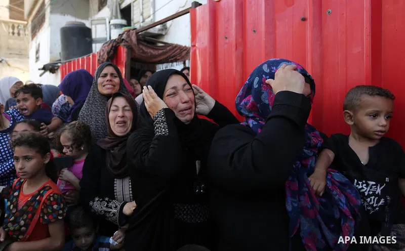 Relatives of Palestinian Saher Othman, 20, who was died of his wounds which he sustained by Israeli forces during clashes in tents protest where Palestinians demand the right to return to their homeland at the Israel-Gaz...